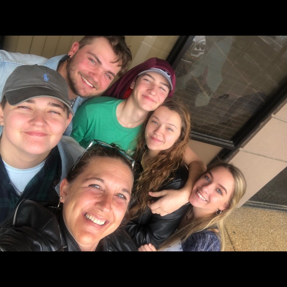 Meet your Posher, Melissa - Picture 14 of 16